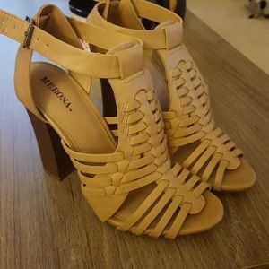 Merona tan sandals size 6